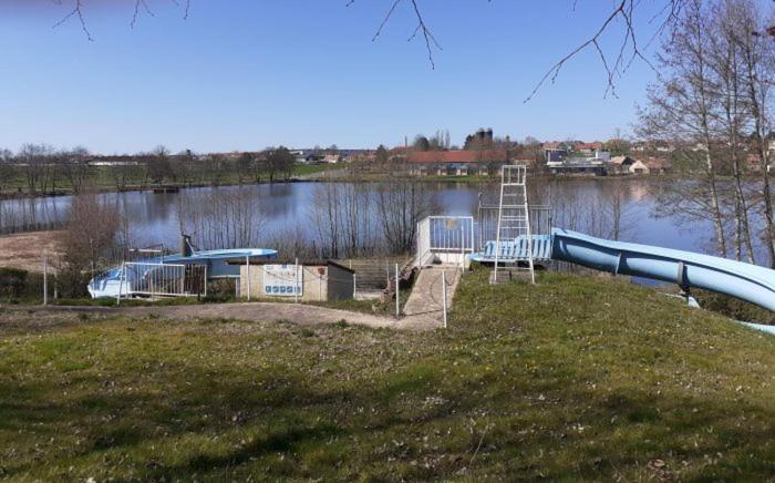 Studios Etape Du Lac บูร์บง-ล็องซี ภายนอก รูปภาพ