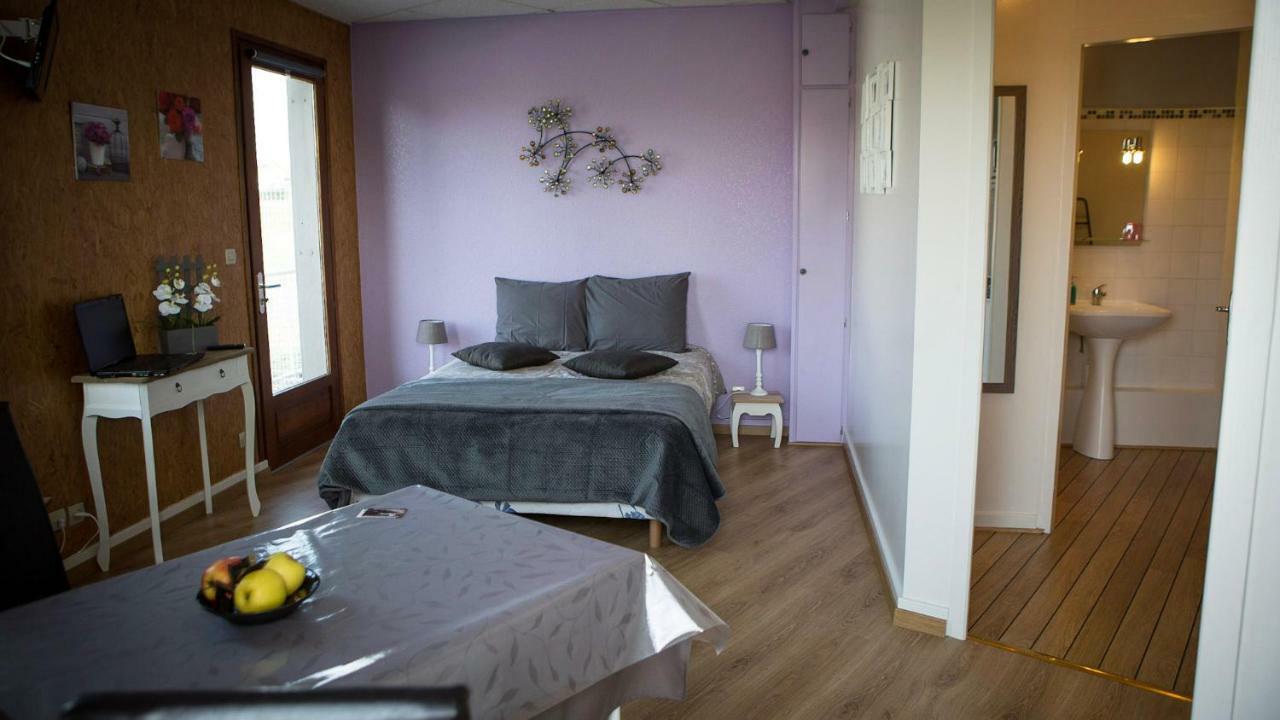 Studios Etape Du Lac บูร์บง-ล็องซี ภายนอก รูปภาพ