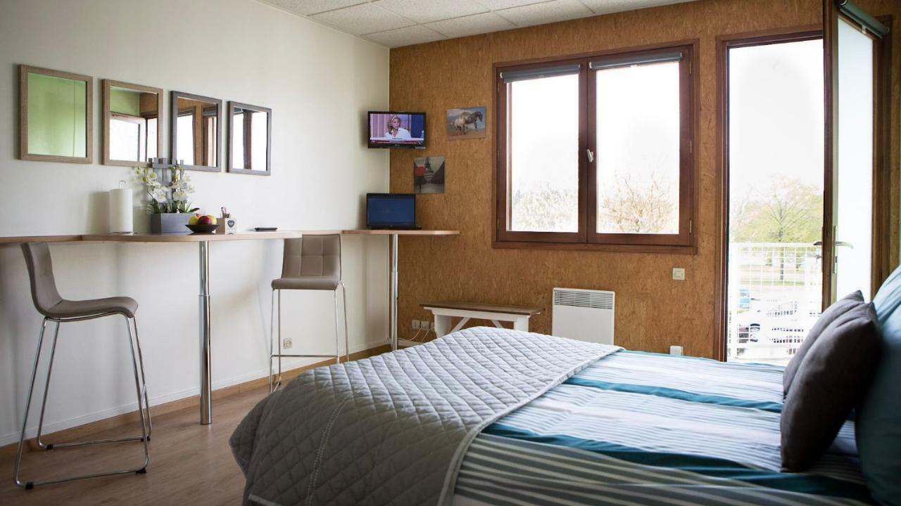 Studios Etape Du Lac บูร์บง-ล็องซี ภายนอก รูปภาพ